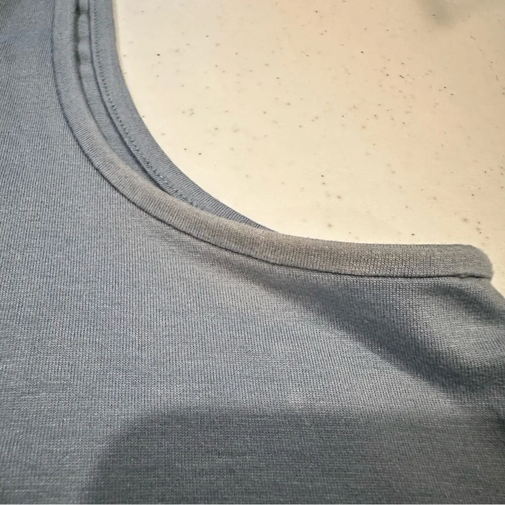 Eileen fisher blue tank women’s size medium‎ M classic basics flaw* stain on pit